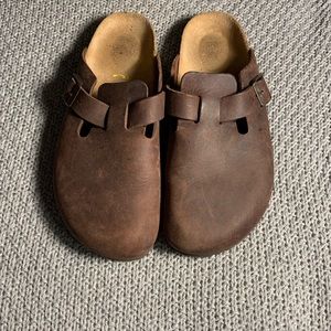 Brown Boston Birkenstock’s